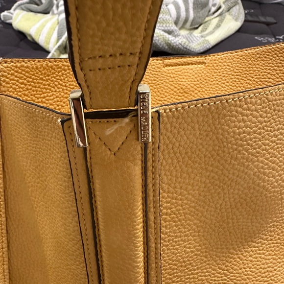 Steve Madden Handbags - Steve Madden Tan Leather Tote Bag